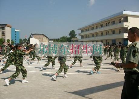 貴航高級技工學(xué)校2016年報名條件、招生對象