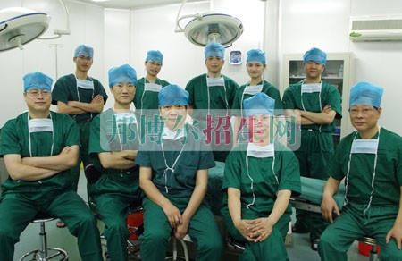  哪個高職院校的醫(yī)學美容好