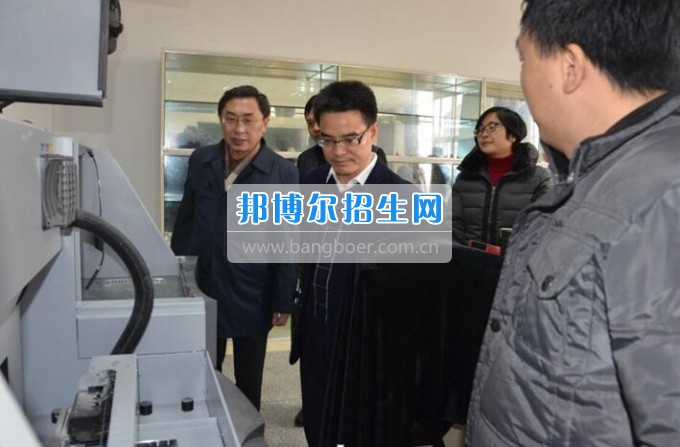 市委常委、宣傳部部長劉全勝到四川省檔案學(xué)校調(diào)研指導(dǎo)工作