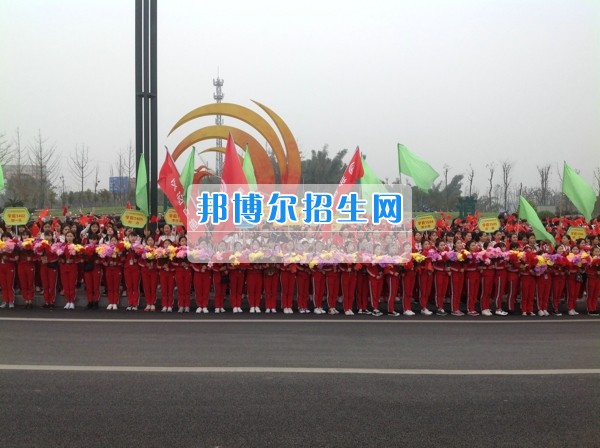四川省宜賓市南溪區(qū)職業(yè)高級中學校學前教育齊拉練，共踏春風迎春景