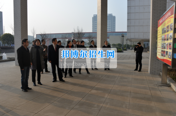 川南幼兒師范高等?？茖W校迎接隆昌縣創(chuàng)建第四屆省級文明城市測評組考評