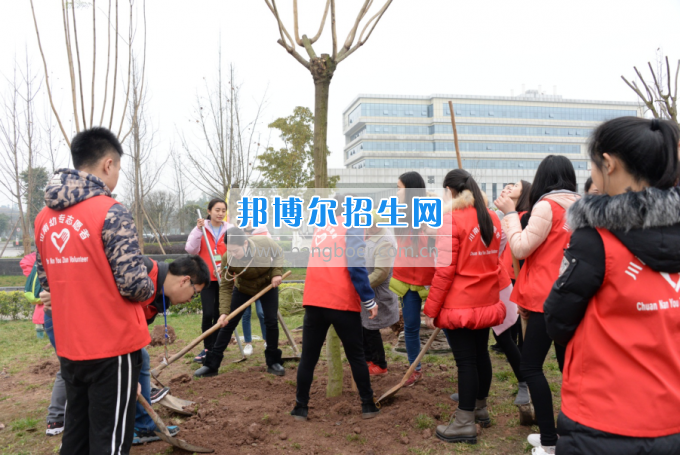 川南幼兒師范高等?？茖W校開展“感恩”主題教育活動培養(yǎng)學生良好道德品質