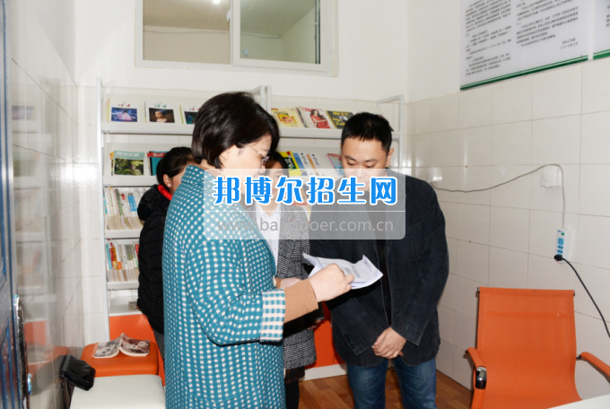 川南幼兒師范高等?？茖W(xué)校黨團(tuán)工作站、圖書(shū)漂流站在學(xué)生公寓正式運(yùn)行