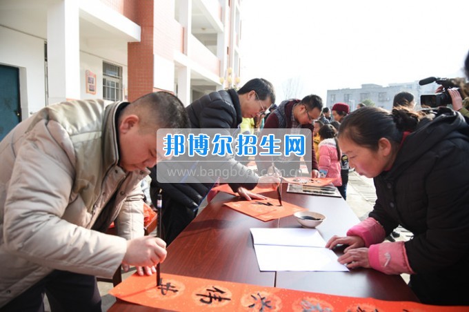 川北幼兒師范高等?？茖W(xué)校專楊曙光名師工作室走進(jìn)旺蒼特殊教育學(xué)校
