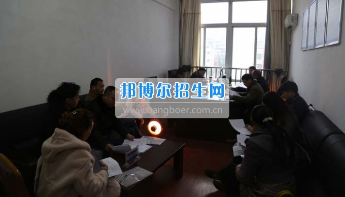 四川省古藺縣職業(yè)高級中學校集智匯力，全力推進依法治校