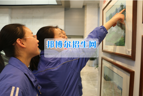 成都市洞子口職業(yè)高級(jí)中學(xué)舉行“成都，因我更美麗”主題開學(xué)典禮