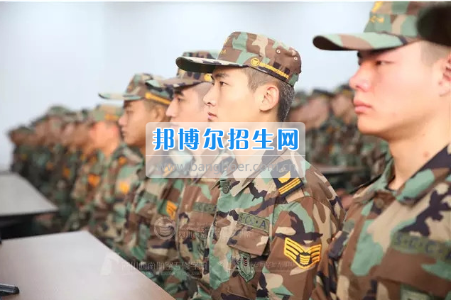川航等5家航空公司165名安全員齊聚成都航空旅游職業(yè)學(xué)校，打造一流空中安全衛(wèi)士