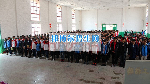 馨知心集團(tuán)、云南動(dòng)高鐵普鐵公司、上海大眾等多家單位在我校舉辦招聘會(huì)