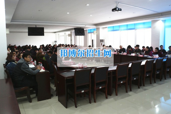 重慶公共運輸職業(yè)學院召開2017年學生職業(yè)素質教育工作專題會