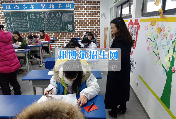 畢節(jié)醫(yī)學(xué)高等?？茖W(xué)校抓考風(fēng)、嚴(yán)考紀(jì)、提質(zhì)量