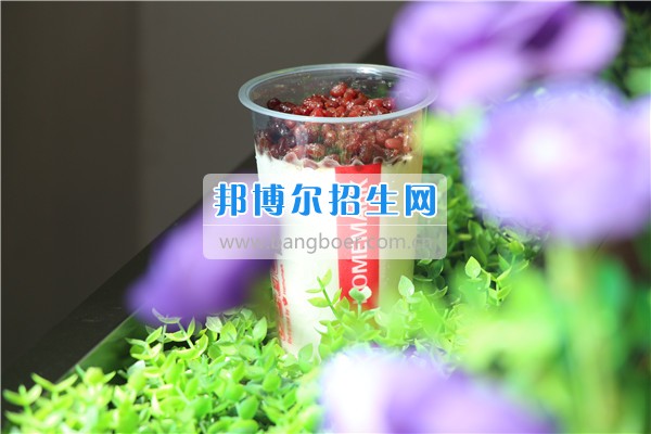 成都希望航空職業(yè)學校美味冷飲大曝光！據(jù)說，正數(shù)第三的是同學們最喜愛的冷飲！