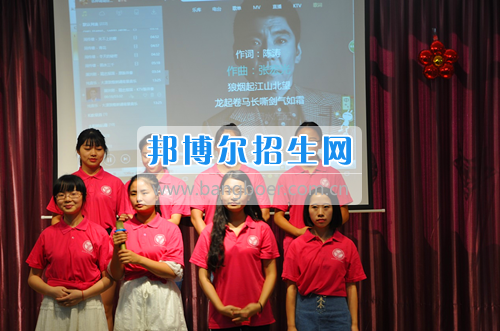 重慶工商大學派斯學院舉行青春“三下鄉(xiāng)”，我們在路上活動