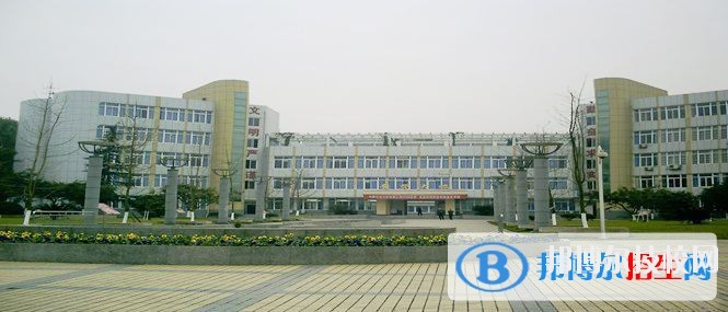 四川石油學(xué)校2019年報(bào)名條件、招生對(duì)象