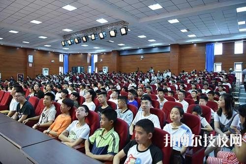 成都溫江區(qū)燎原職業(yè)技術學校2020年報名條件、招生要求、招生對象
