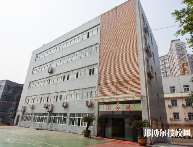 重慶建筑高級(jí)技工學(xué)校2020年報(bào)名條件、招生要求、招生對(duì)象