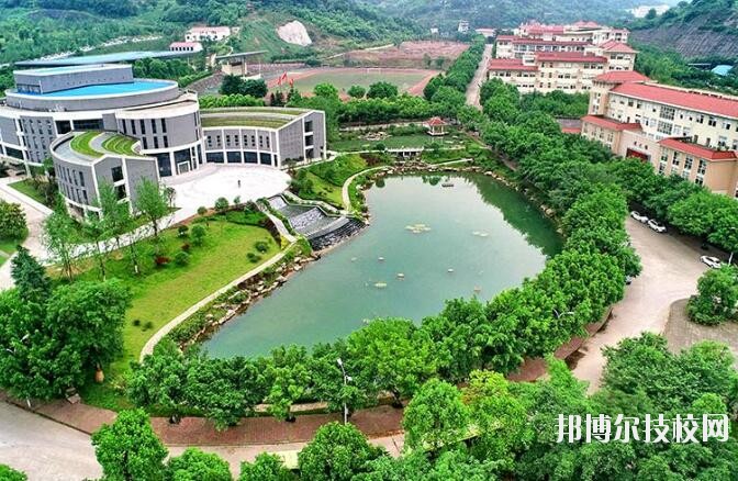 重慶女子職業(yè)高級中學2020年報名條件、招生要求、招生對象