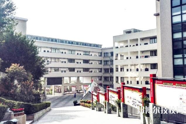 重慶輕工業(yè)學(xué)校2020年報(bào)名條件、招生要求、招生對(duì)象