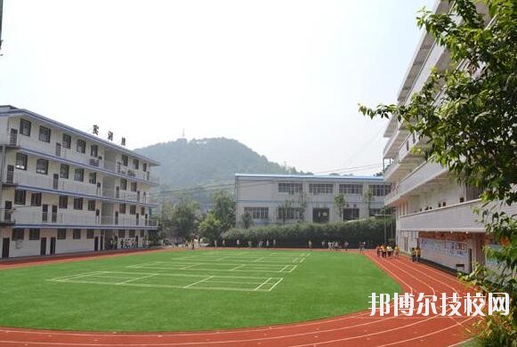 重慶知行衛(wèi)生學(xué)校2020年報(bào)名條件、招生要求、招生對(duì)象