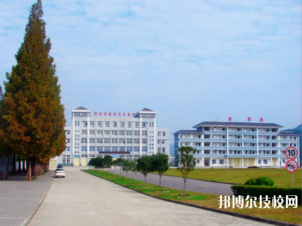 石泉縣職業(yè)教育中心2020年報名條件、招生要求、招生對象