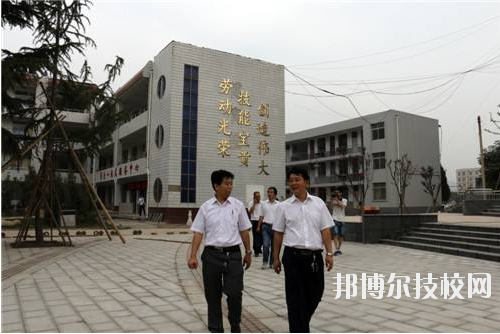 洛南縣職業(yè)技術(shù)教育中心2020年報(bào)名條件、招生要求、招生對(duì)象