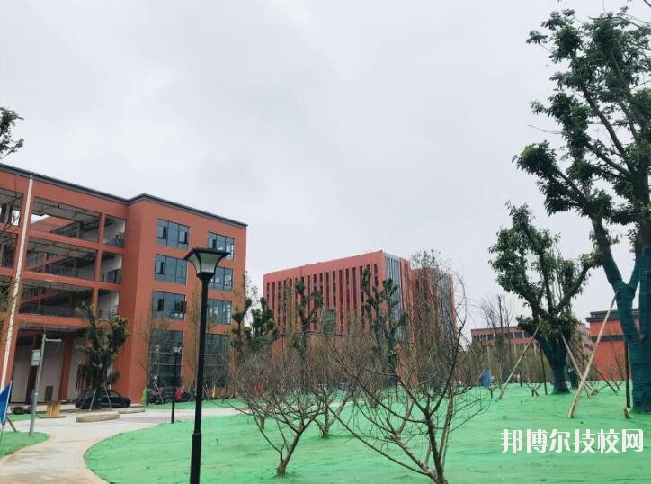重慶五一高級技工學校2020年報名條件、招生要求、招生對象