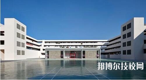 畢節(jié)衛(wèi)生學(xué)校2020年報(bào)名條件、招生要求、招生對(duì)象