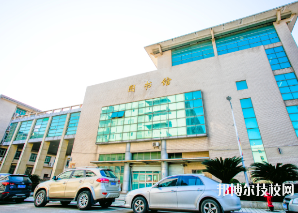 江西機(jī)械高級(jí)技工學(xué)校2020年報(bào)名條件、招生要求、招生對(duì)象