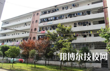江西輕工業(yè)高級(jí)技工學(xué)校2020年報(bào)名條件、招生要求、招生對(duì)象