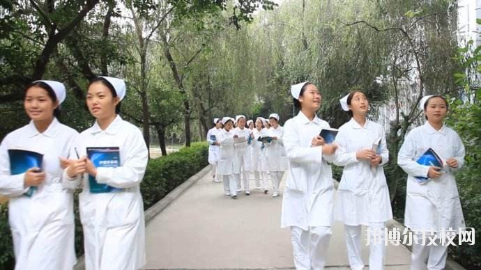  重慶渝東衛(wèi)生學(xué)校2020年報(bào)名條件、招生要求、招生對象
