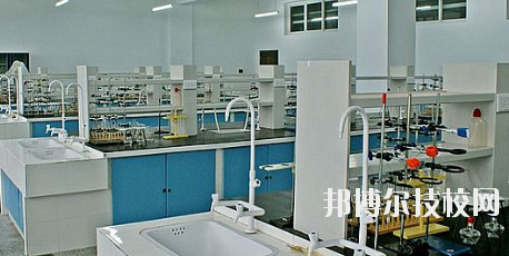 甘肅石化技師學(xué)院2020年報名條件、招生要求、招生對象