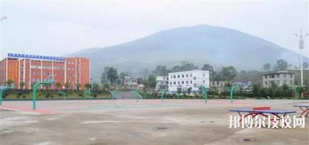 正安中等職業(yè)學(xué)校2020年報名條件、招生要求、招生對象