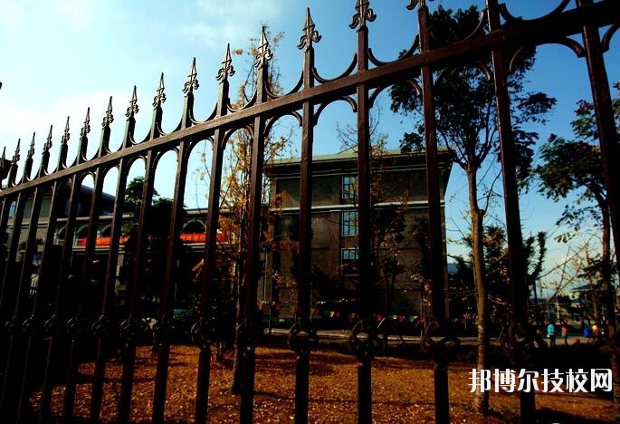 重慶財(cái)政學(xué)校2020年招生辦聯(lián)系電話(huà)