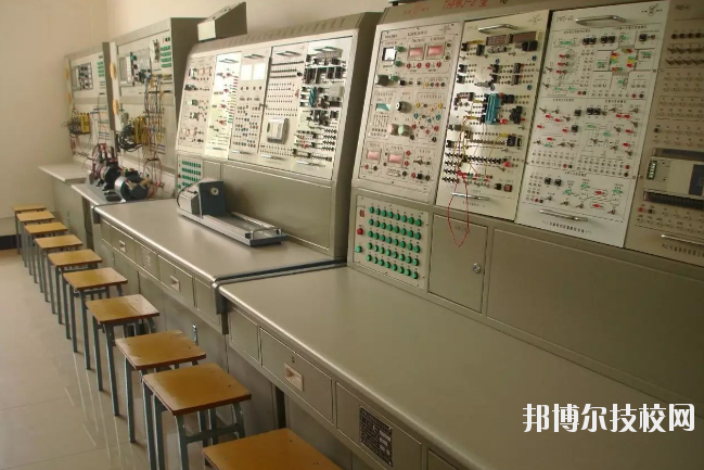 宜春工業(yè)學(xué)校2020年報(bào)名條件、招生要求、招生對象 