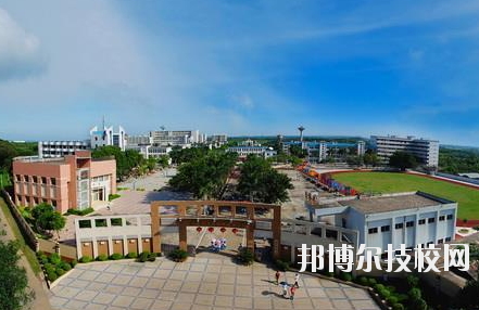 重慶青山工業(yè)技工學(xué)校2020年報(bào)名條件、招生要求、招生對(duì)象