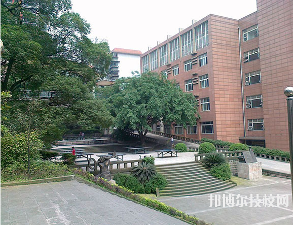 重慶醫(yī)科學(xué)校怎么樣、好不好