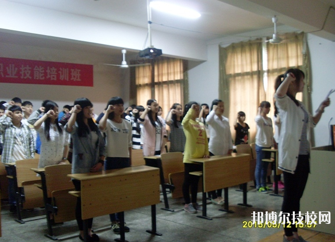 安源區(qū)職業(yè)中等專業(yè)學(xué)校2020年報(bào)名條件、招生要求、招生對(duì)象