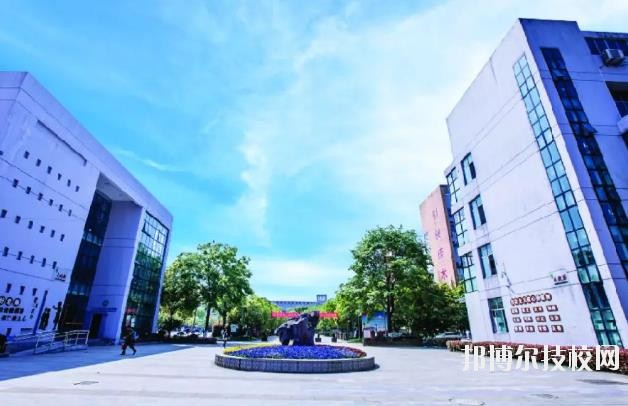 衢州工程技術(shù)學(xué)校2020年報名條件、招生要求、招生對象