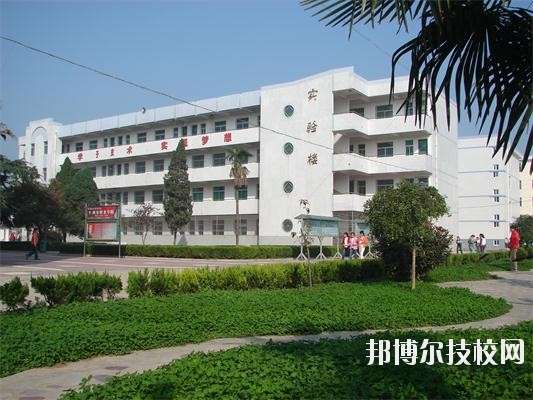 武功職業(yè)教育中心2020年招生辦聯(lián)系電話(huà)
