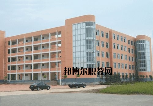 祿勸職業(yè)高級中學(xué)2020年報名條件、招生要求、招生對象