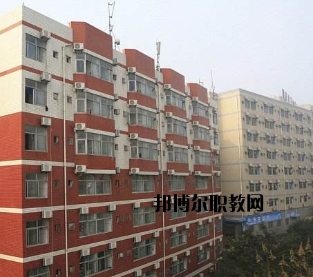 重慶機(jī)電工業(yè)學(xué)校2020年報名條件、招生要求、招生對象