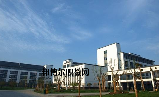 蘇州吳中技工學(xué)校2020年報(bào)名條件、招生要求、招生對(duì)象