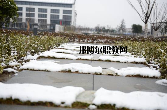 江蘇高港中等專業(yè)學(xué)校2020年報名條件、招生要求、招生對象