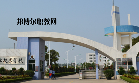 臺(tái)山敬修職業(yè)技術(shù)學(xué)校2020年報(bào)名條件、招生要求、招生對(duì)象