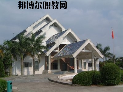 曲靖羅平職業(yè)技術(shù)學(xué)校2020年報(bào)名條件、招生要求、招生對(duì)象