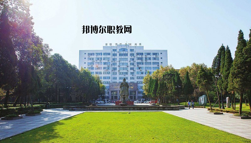 咸寧工業(yè)學(xué)校怎么樣、好不好
