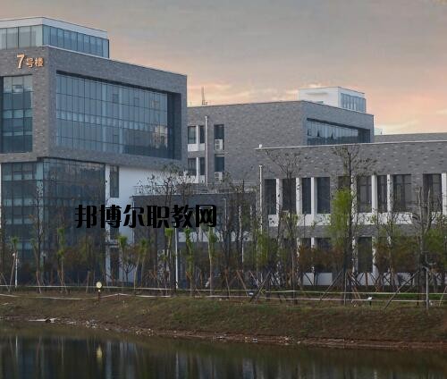 鄭州信息技術(shù)學(xué)校怎么樣、好不好
