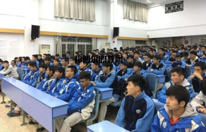 貴州銅仁玉昆中等專業(yè)學(xué)校2020年報(bào)名條件、招生要求、招生對(duì)象