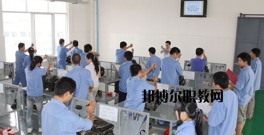 河池交通技工學(xué)校2020年報(bào)名條件、招生要求、招生對(duì)象 