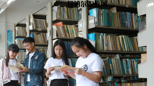 廣西二輕工業(yè)管理學(xué)校2020年報(bào)名條件、招生要求、招生對(duì)象 