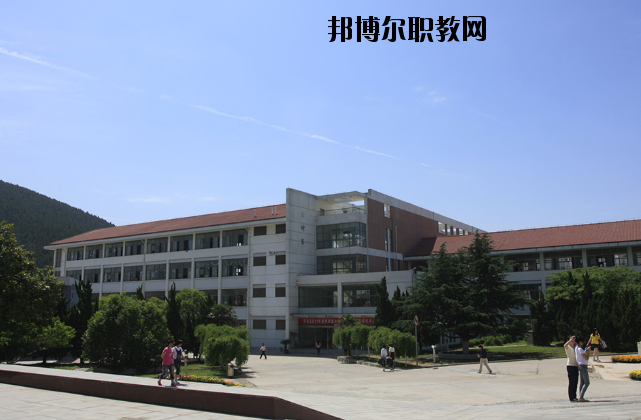 江蘇張家港第三職業(yè)高級(jí)中學(xué)2020年報(bào)名條件、招生要求、招生對(duì)象
